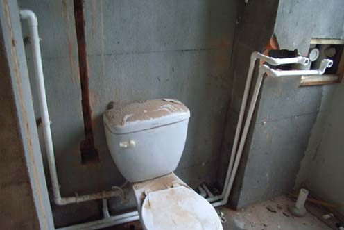 客卫湿区水管走线.jpg