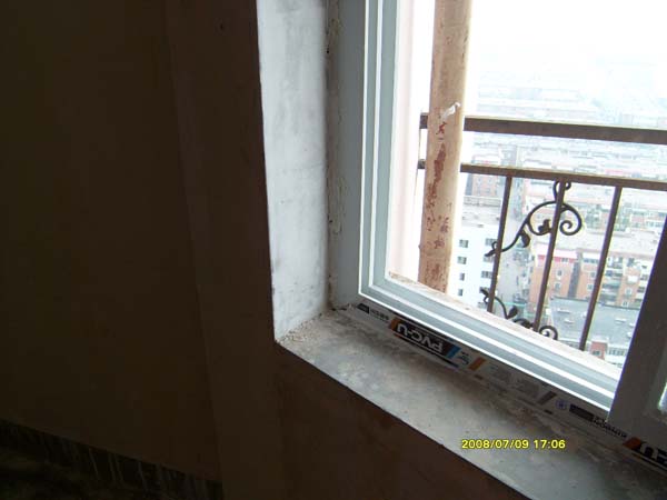SL740399.JPG