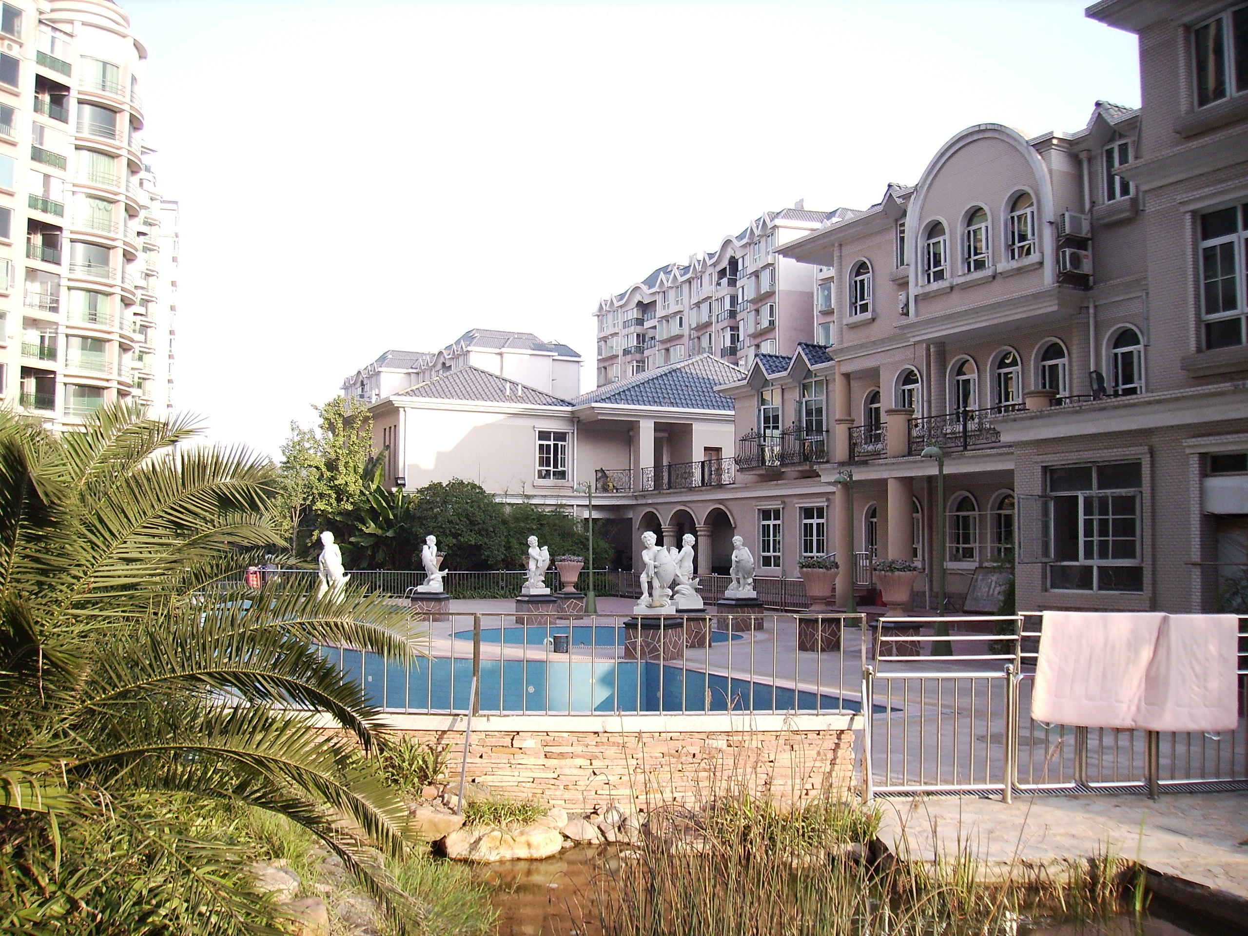 游泳池2.JPG
