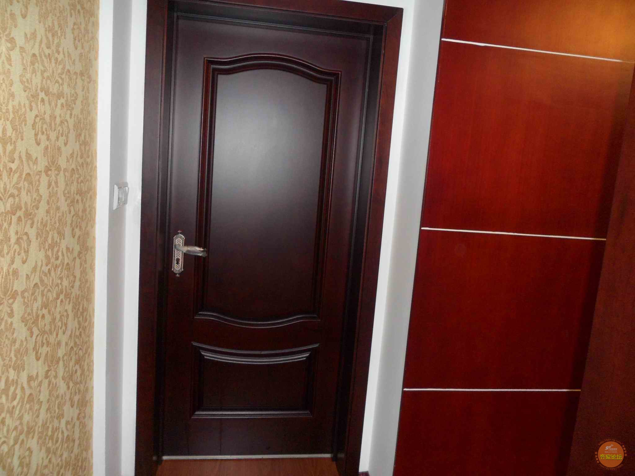 卡罗亚美最贵的一款原木门,我也不知道是哪个系列的,期待有人指点