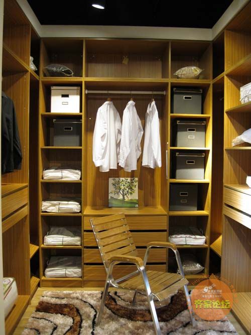 拿放大镜来,亲~要近距离看百v衣柜